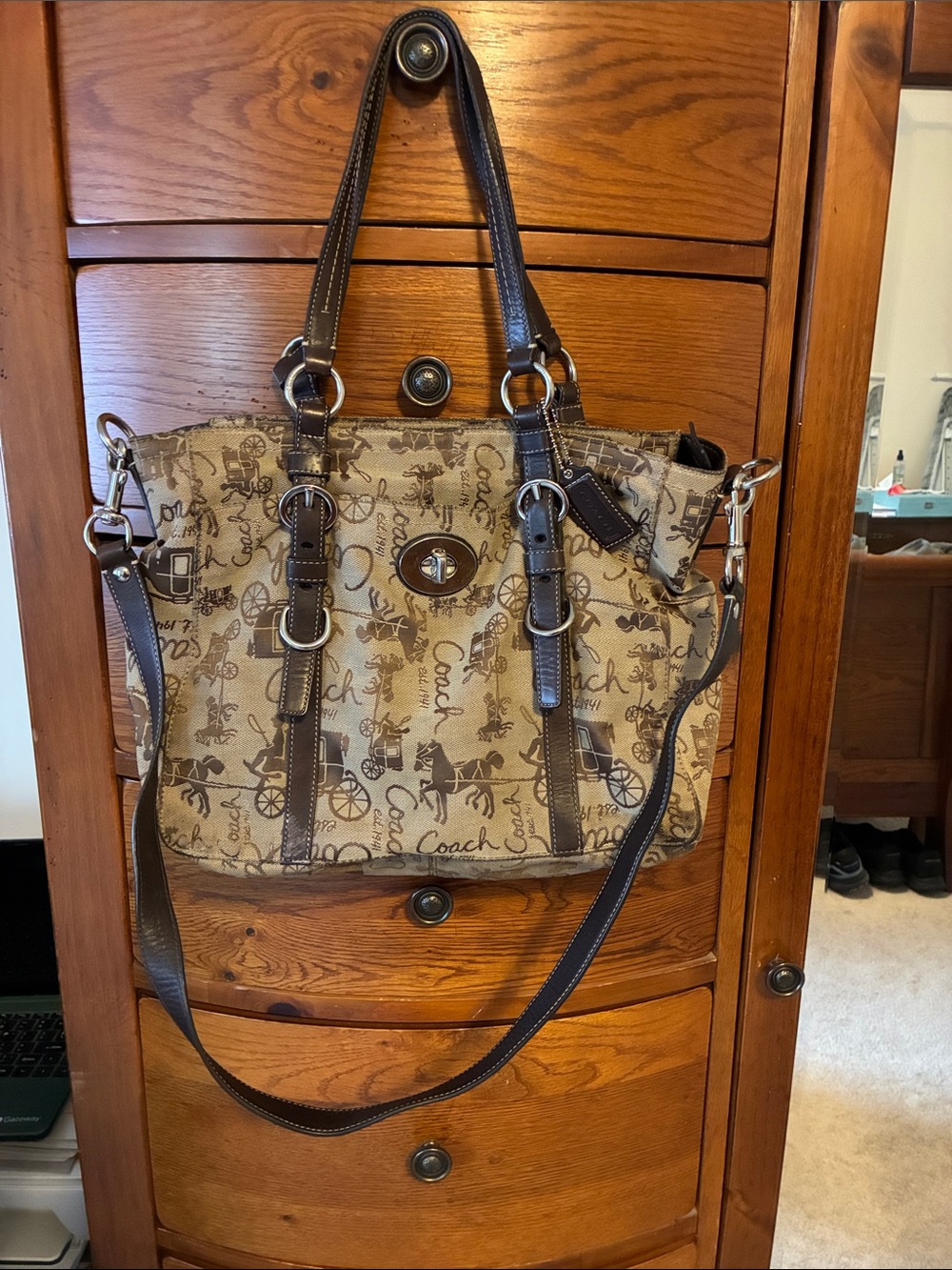 Coach Chelsea F14033 vintage brown Horse & Carriage print tote turnlock bag y2k